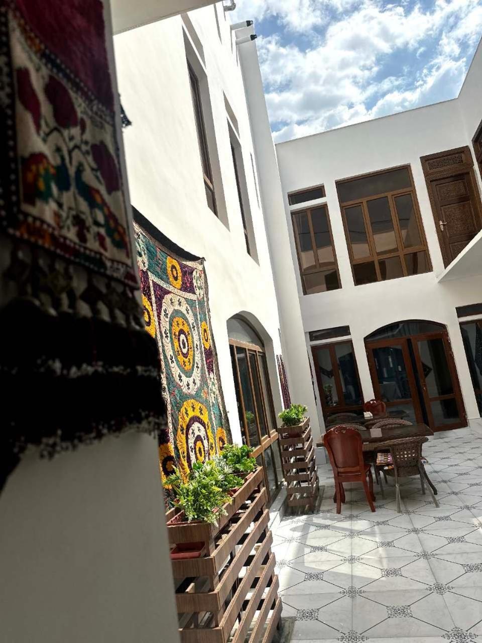 בוקורו Art Suzani National House Hotel מראה חיצוני תמונה