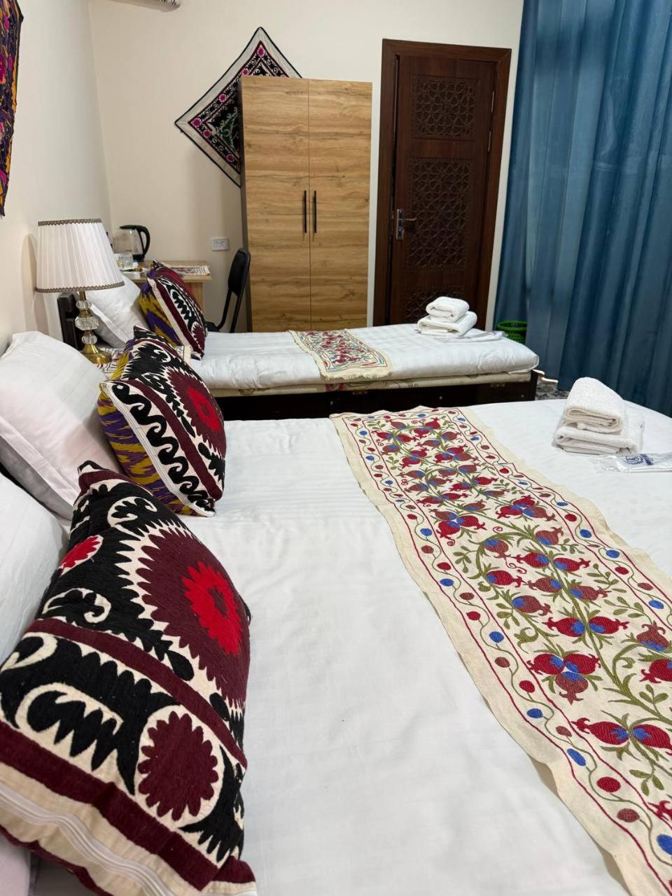 בוקורו Art Suzani National House Hotel מראה חיצוני תמונה
