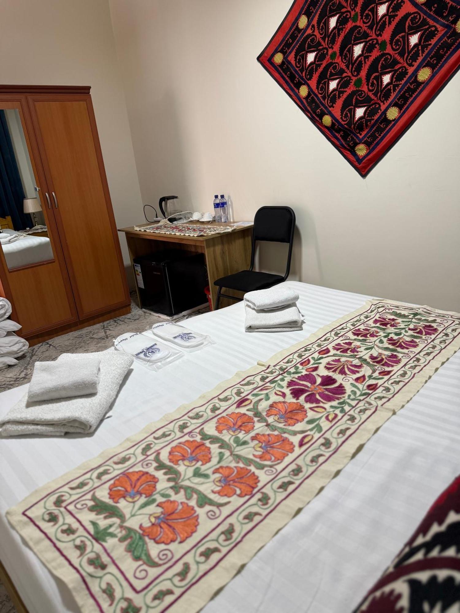 בוקורו Art Suzani National House Hotel מראה חיצוני תמונה
